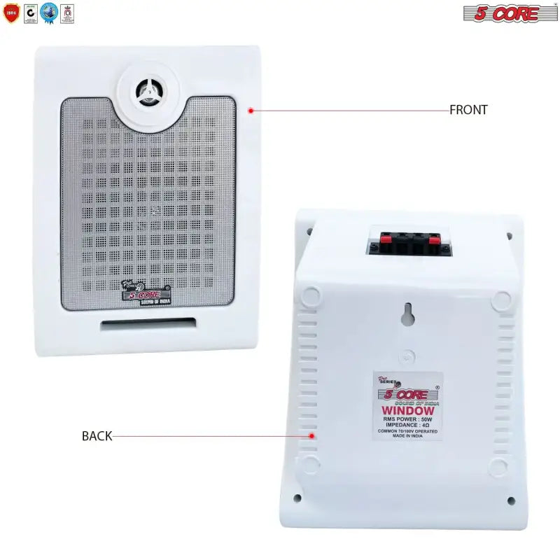 Altavoces con recubrimiento resistente para exteriores en un elegante espacio interior