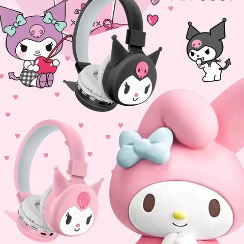 Imagen de un personaje de dibujos animados con auriculares Bluetooth Kuromi AH-806Y para niños