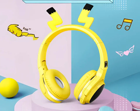 Auriculares Pikachu Bluetooth inalámbricos amarillos con orejas relámpago.