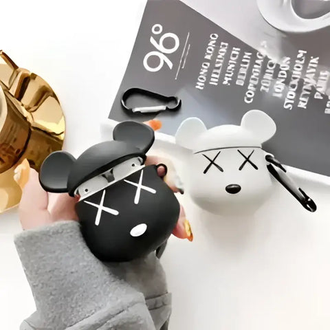 Funda Bearguard para Apple AirPods con diseño Kaws estilo electronica