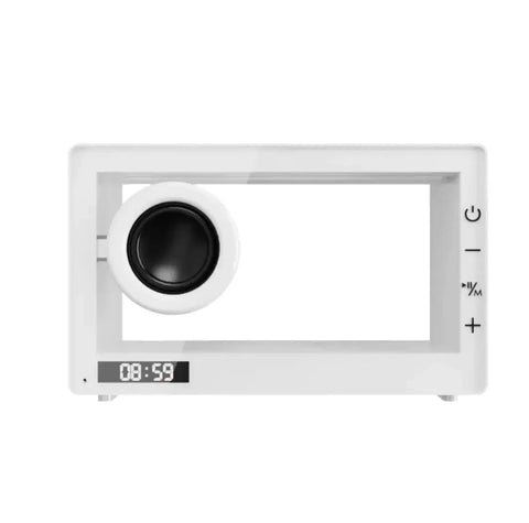 Alt text: Reloj digital blanco con lente negra para altavoz inalámbrico transparente, audio moderno