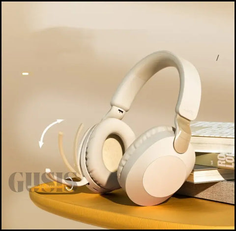 Auriculares Bluetooth premium de color beige sobre la oreja para una experiencia sonora única