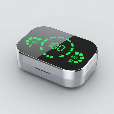 Primer plano de auriculares inalámbricos negros en detalle con iluminación verde 