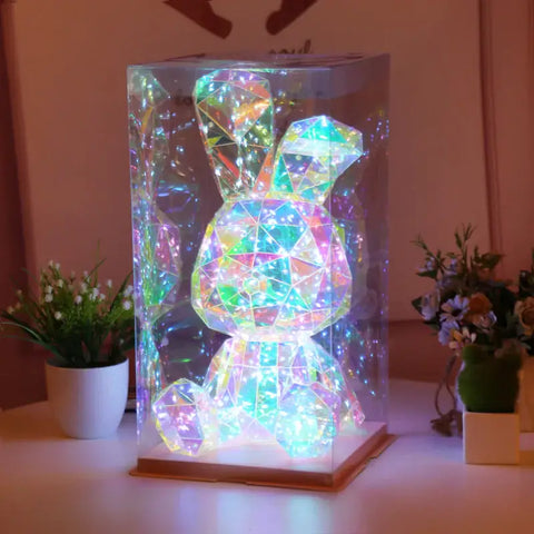 Irradiante conejo de fantasía, encantador adorno nocturno geométrico