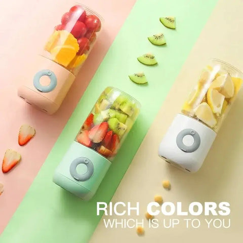  batidoras portátiles llenas de frutas