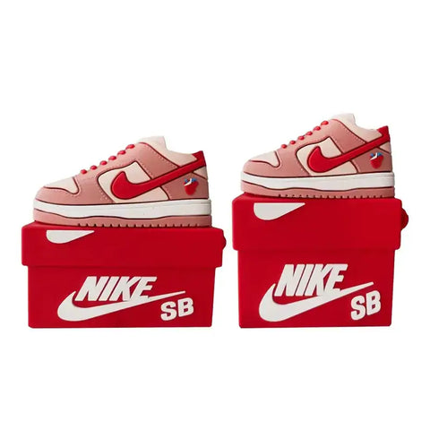 Imagen de dos fundas de caja de zapatillas para Apple AirPods Pro con sneakers en rosa y rojo
