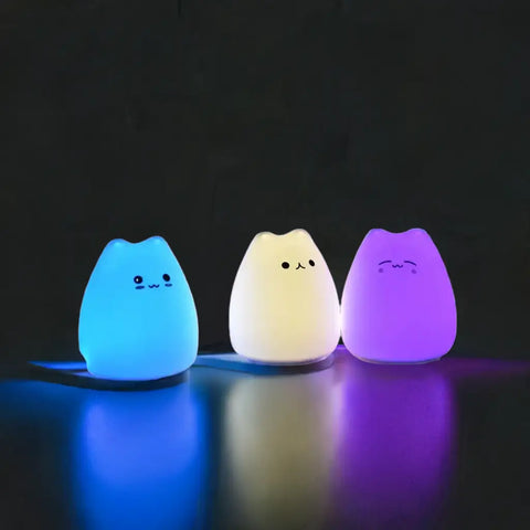 Tres adorables luces nocturnas LED en forma de gato que cambian de color