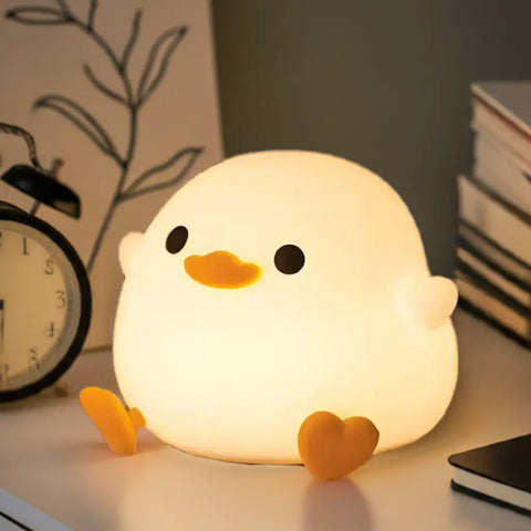 Imagen de luz nocturna pato iluminada, perfecta para decorar con estilo y seguridad