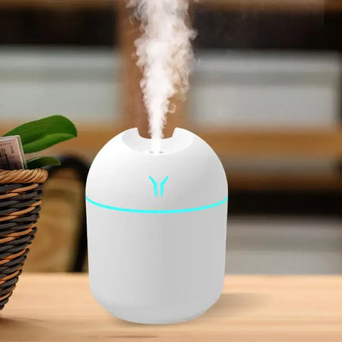 humidificador blanco emisor de vapor.