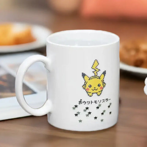 Taza Game Boy con diseño de Pikachu, ideal para electrónica e iluminación moderna
